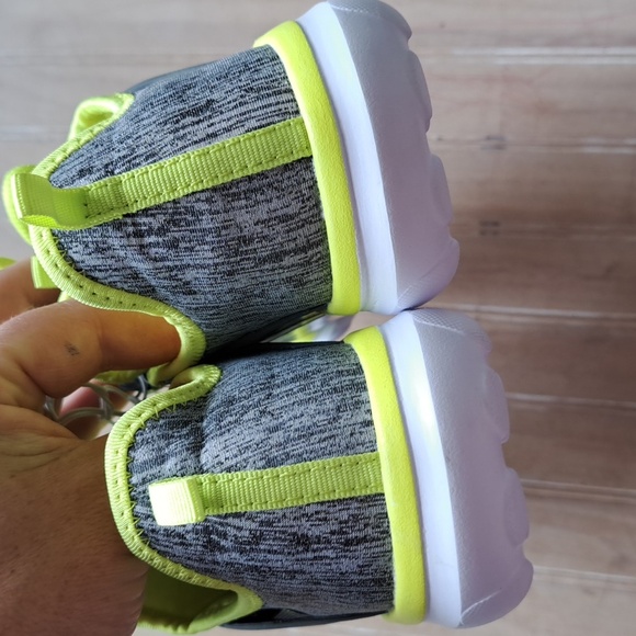 NWT C9 Champion Poise Athletic Shoes, featuring a Cushion Fit Memory Foam Sock - Picture 5 of 11